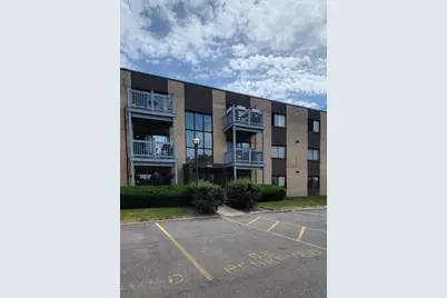 668 Pinecrest Drive #204, Prospect Heights, IL 60070 - Photo 1
