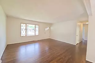 400 Phyllis Ave, Rochelle, IL 61068 - Photo 8