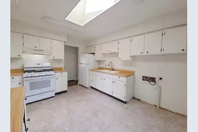 400 Phyllis Avenue, Rochelle, IL 61068 - Photo 2