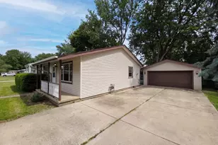 400 Phyllis Ave, Rochelle, IL 61068 - Photo 20