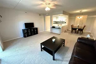 710 Creekside Dr, Mount Prospect, IL 60056 - Photo 4