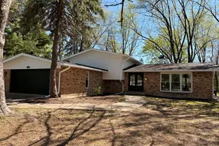 28W555 Leverenz Rd, Naperville, IL 60564 - Photo 2