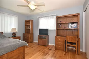 861 S Hawthorne Ave, Elmhurst, IL 60126 - Photo 2