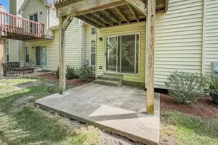 17080 W Cunningham Ct, Libertyville, IL 60048 - Photo 6