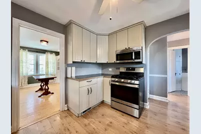 9210 S Trumbull Avenue, Evergreen Park, IL 60805 - Photo 12