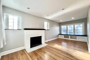 9210 S Trumbull Ave, Evergreen Park, IL 60805 - Photo 4