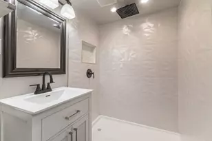 10505 S Ave F, Chicago, IL 60617 - Photo 12
