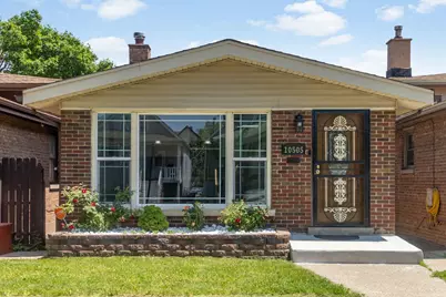 10505 S Avenue F, Chicago, IL 60617 - Photo 2