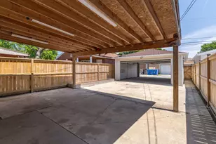 10505 S Ave F, Chicago, IL 60617 - Photo 30