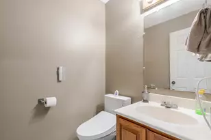 19866 Lakewood Dr, Bloomington, IL 61705 - Photo 24