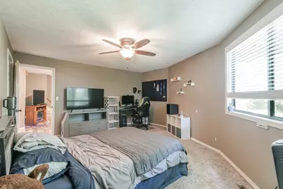 19866 Lakewood Drive, Bloomington, IL 61705 - Photo 20