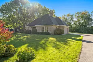 36W787 Red Haw Ln, Saint Charles, IL 60174 - Photo 2