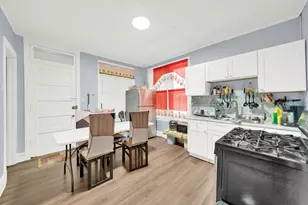 2853 W 40th St, Chicago, IL 60632 - Photo 8