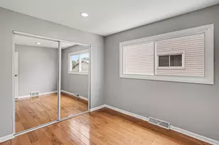 9120 Hollyberry Ave, Des Plaines, IL 60016 - Photo 18