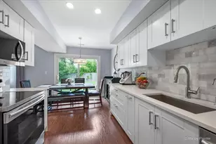 802 Dighton Ln, Schaumburg, IL 60173 - Photo 8