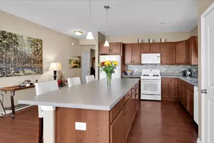 692 Canton Ct, Oswego, IL 60543 - Photo 10