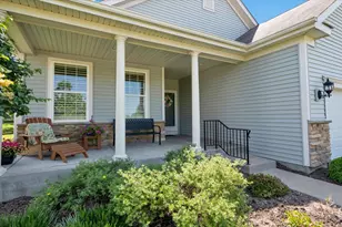 692 Canton Ct, Oswego, IL 60543 - Photo 4