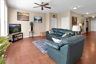 692 Canton Ct, Oswego, IL 60543 - Photo 8