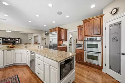 3674 Broadleaf Avenue, Elgin, IL 60124 - Photo 22