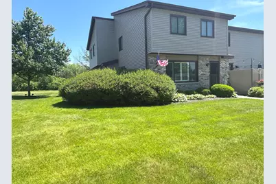 410 Circlegate Road #410, New Lenox, IL 60451 - Photo 2