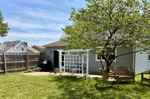 1376 Burns Dr, Elgin, IL 60120 - Photo 12