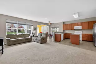 1682 Francis Dr, Pingree Grove, IL 60140 - Photo 4