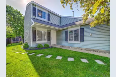 447 Ferndale Court, Buffalo Grove, IL 60089 - Photo 2