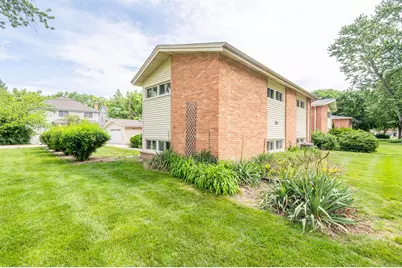 274 Pleasant Hill Boulevard, Palatine, IL 60067 - Photo 2
