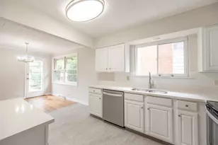 274 Pleasant Hill Blvd, Palatine, IL 60067 - Photo 4