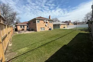 5737 W Warren St, Morton Grove, IL 60053 - Photo 2
