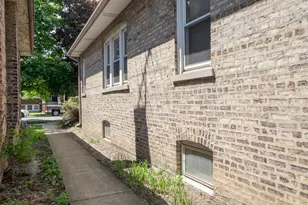 2513 S 61st Ct, Cicero, IL 60804 - Photo 4