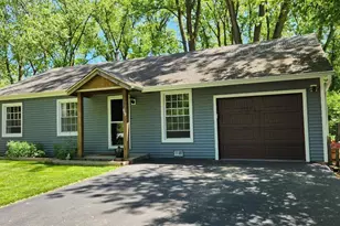 608 Sheridan Dr, Wauconda, IL 60084 - Photo 1