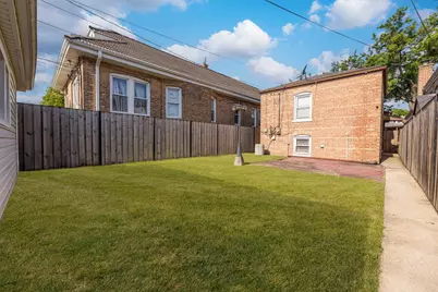 5921 S Sawyer Avenue, Chicago, IL 60629 - Photo 18