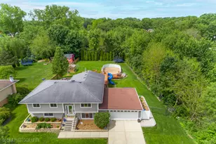532 Cambridge Dr, Schaumburg, IL 60193 - Photo 2