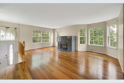 62 E Clare Court #62, Palatine, IL 60067 - Photo 2