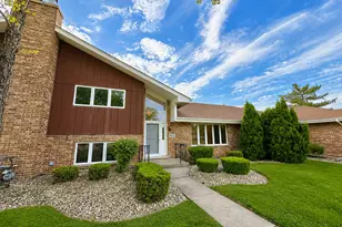 18222 Michigan Ct, Orland Park, IL 60467 - Photo 2