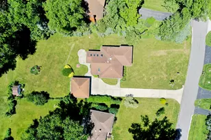309 E Circle Dr, New Lenox, IL 60451 - Photo 2