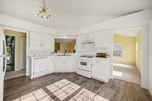 2906 Stonewater Dr, Naperville, IL 60564 - Photo 8