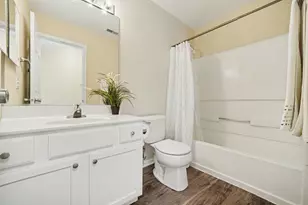 2906 Stonewater Dr, Naperville, IL 60564 - Photo 20