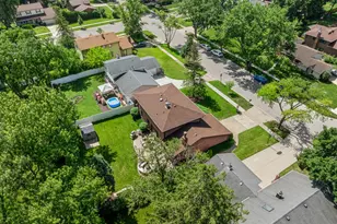 [Address not provided], Buffalo Grove, IL 60089 - Photo 4