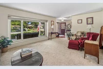 [Address not provided], Buffalo Grove, IL 60089 - Photo 8