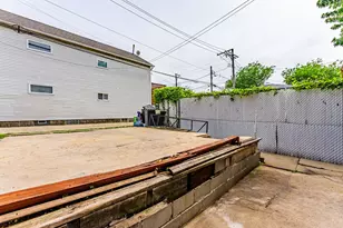 2703 S Hillock Ave, Chicago, IL 60608 - Photo 28