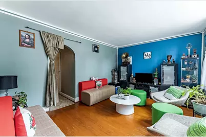 2703 S Hillock Avenue, Chicago, IL 60608 - Photo 2