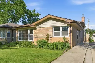 7506 Kilbourn Ave, Skokie, IL 60076 - Photo 2