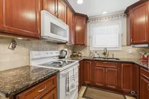 7242 W 86th St, Bridgeview, IL 60455 - Photo 4