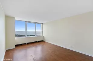 655 W Irving Park Rd, Chicago, IL 60613 - Photo 16