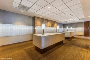 655 W Irving Park Rd, Chicago, IL 60613 - Photo 8