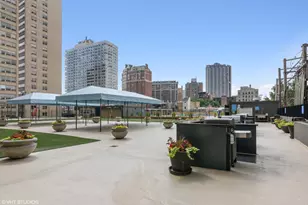 655 W Irving Park Rd, Chicago, IL 60613 - Photo 22
