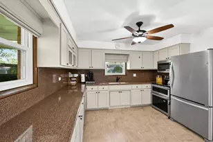 19200 S Champlain Ave, Glenwood, IL 60425 - Photo 18