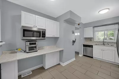1010 Heathrow Court, Wheaton, IL 60189 - Photo 14